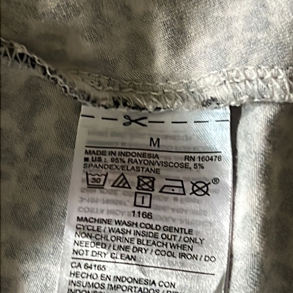 Old Navy Leopard Print  Stretchy Swing Dress Size Medium - Picture 5 of 6